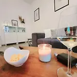 Daheim In Lägenhet *